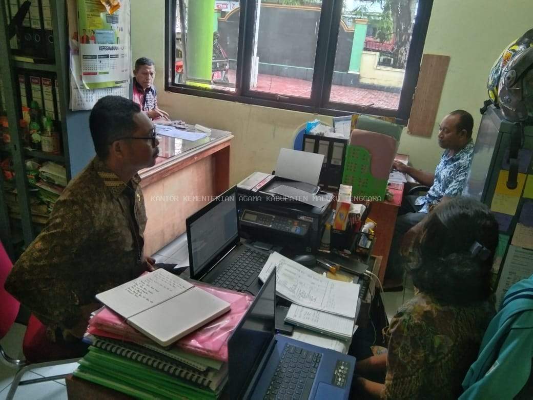 Pimpin Rapat Evaluasi Dan Penetapan Resolusi Kerja 2024, Kasi Bimas Katolik: Identifikasi Kelemahan Dan Cari Solusi