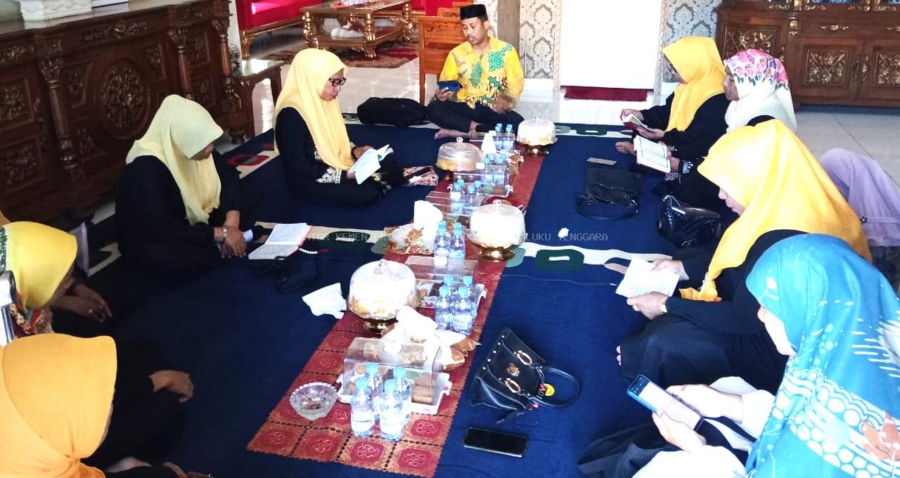 Kepala Seksi Bimas Islam Kemenag Malra Berikan Tausiah di Majelis Taklim Ikhlas Beramal