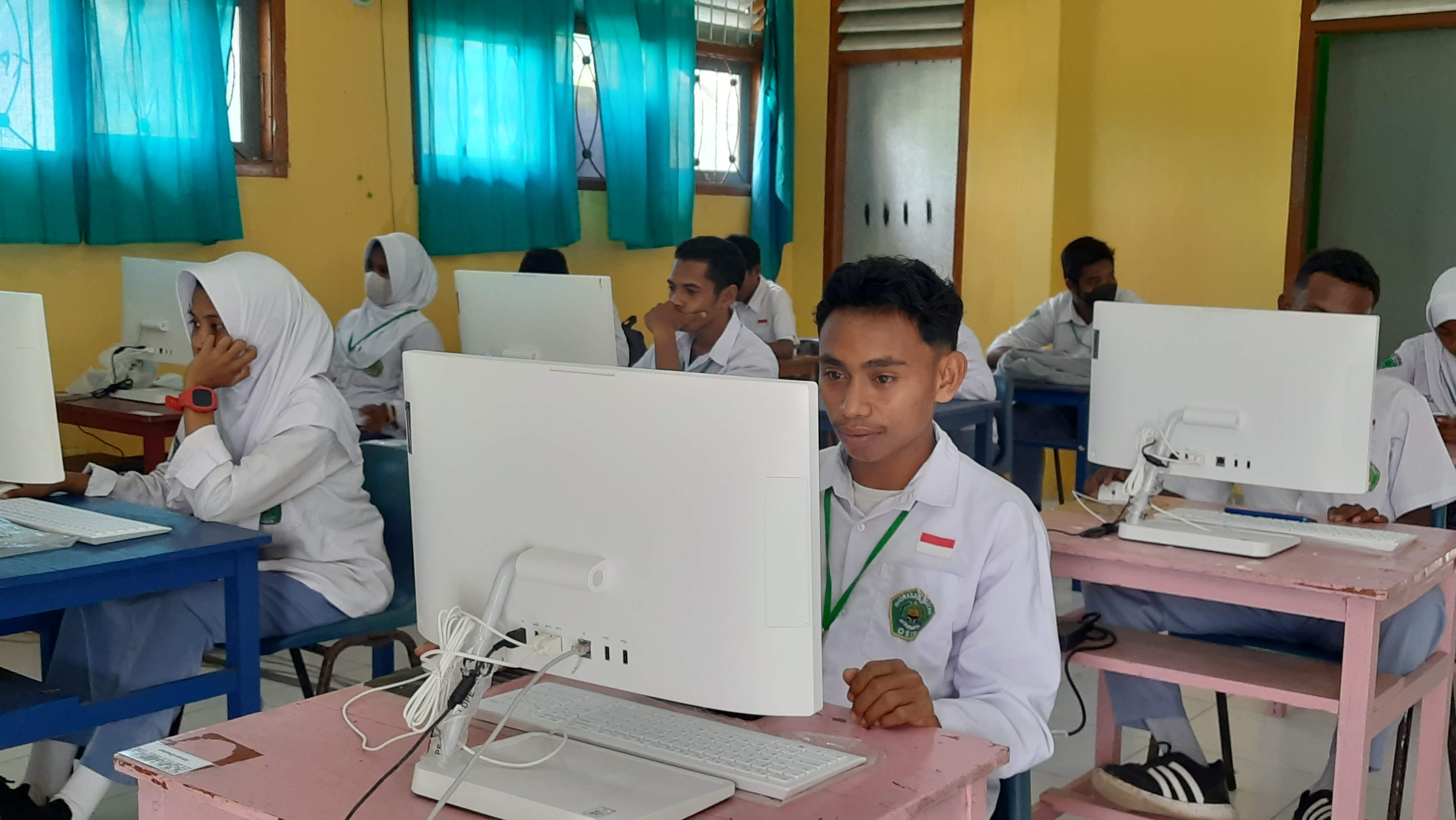 Meski Puasa, Siswa MAN Maluku Tenggara Tetap Semangat Mengikuti Asesmen Madrasah