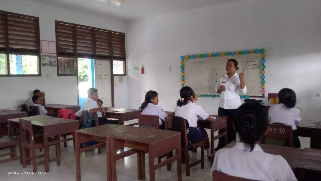 Membentuk Karakter Siswa Melalui Pembinaan Rohani Rutin di SMP Kristen Anugerah Langgur