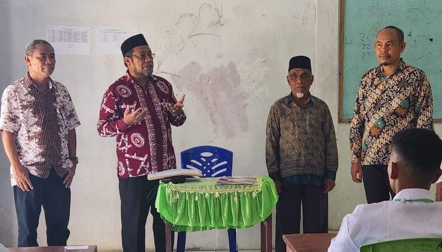 Kunjungan Kerja Ke Kecamatan Kei Besar, Kakankemenag Pantau Sarana Prasarana Sejumlah Madrasah