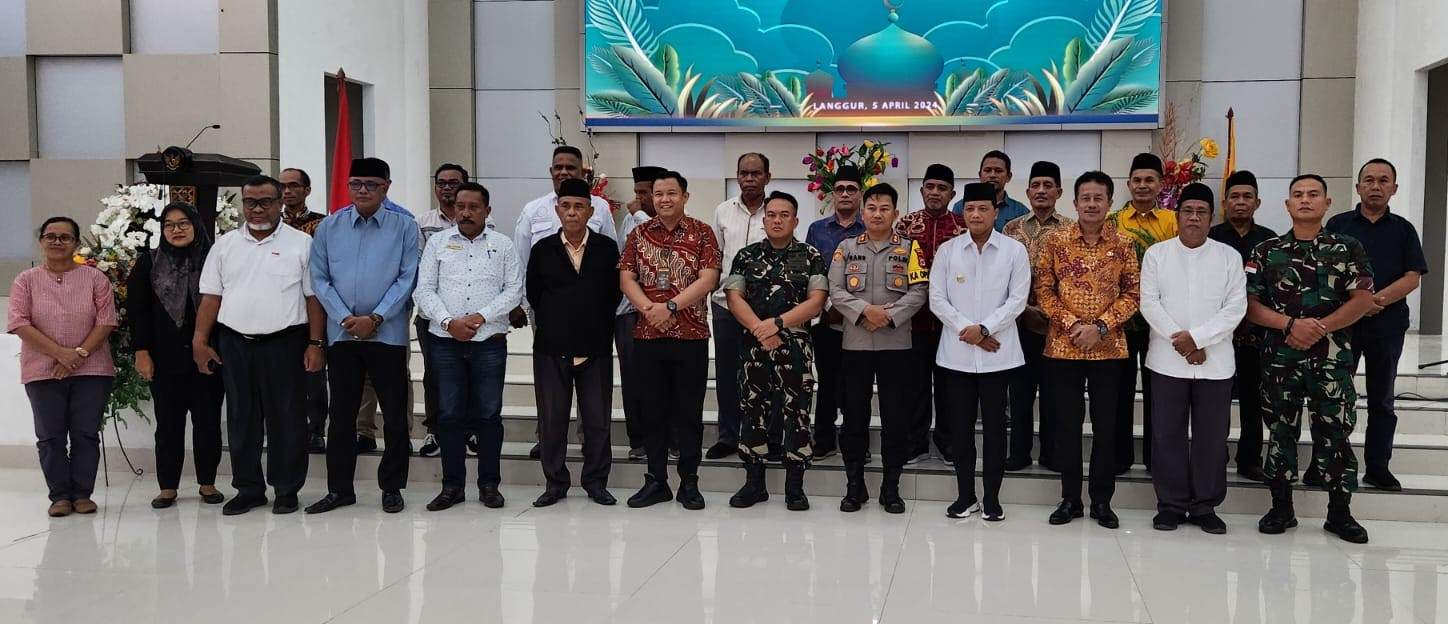 Kakan Kemenag Malra Hadir dan Bacakan Doa pada Pelantikan Baznas Maluku Tenggara