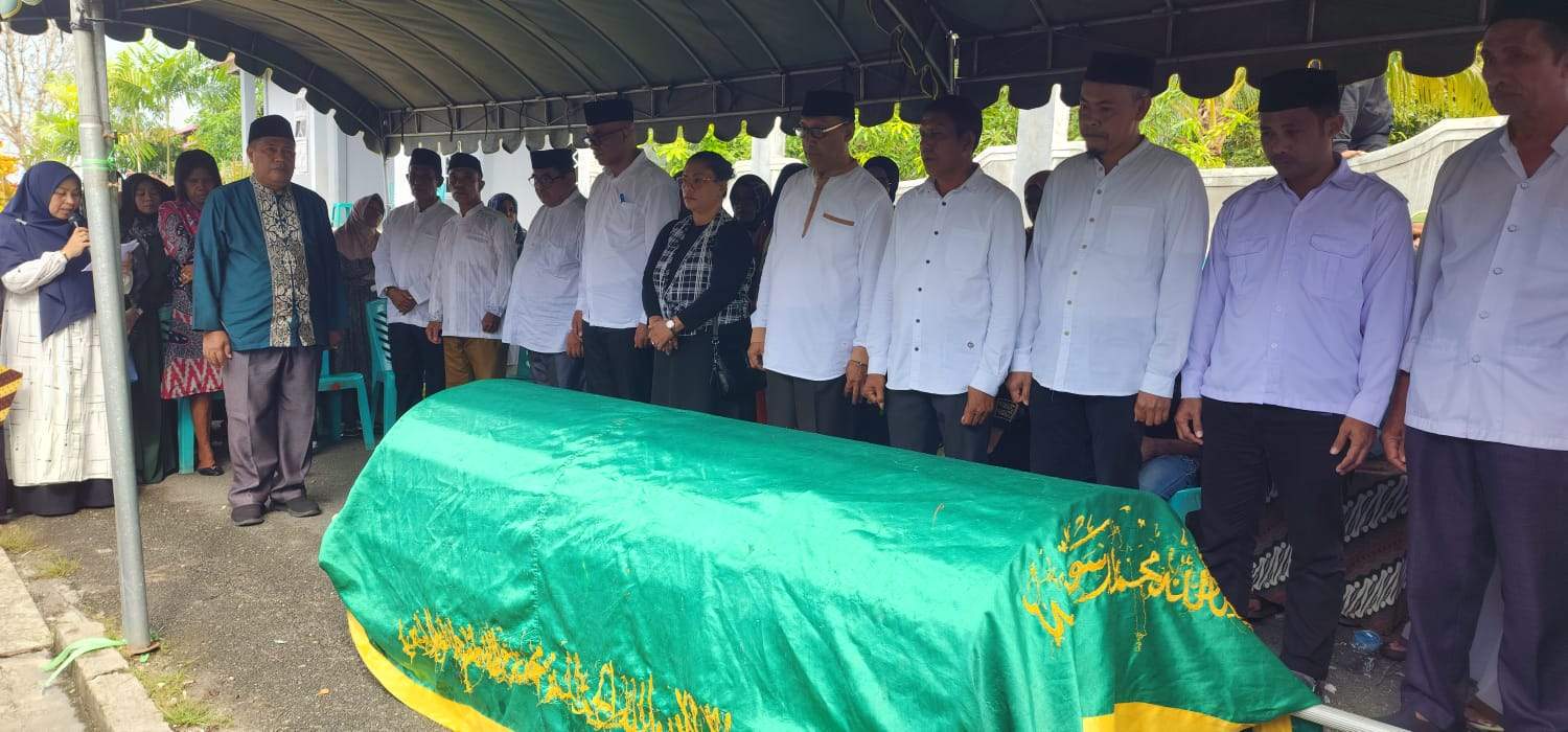 Pimpin Upacara Pelepasan Jenazah, Kakankemenag Minta Keluarga Almarhum Zainudin Rumaf, Sabar dan Tabah Hadapi Musibah