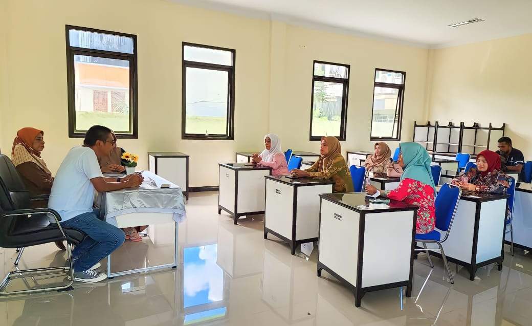 Rapat Panitia Penerimaan Siswa Baru di MTs N 1 Maluku Tenggara