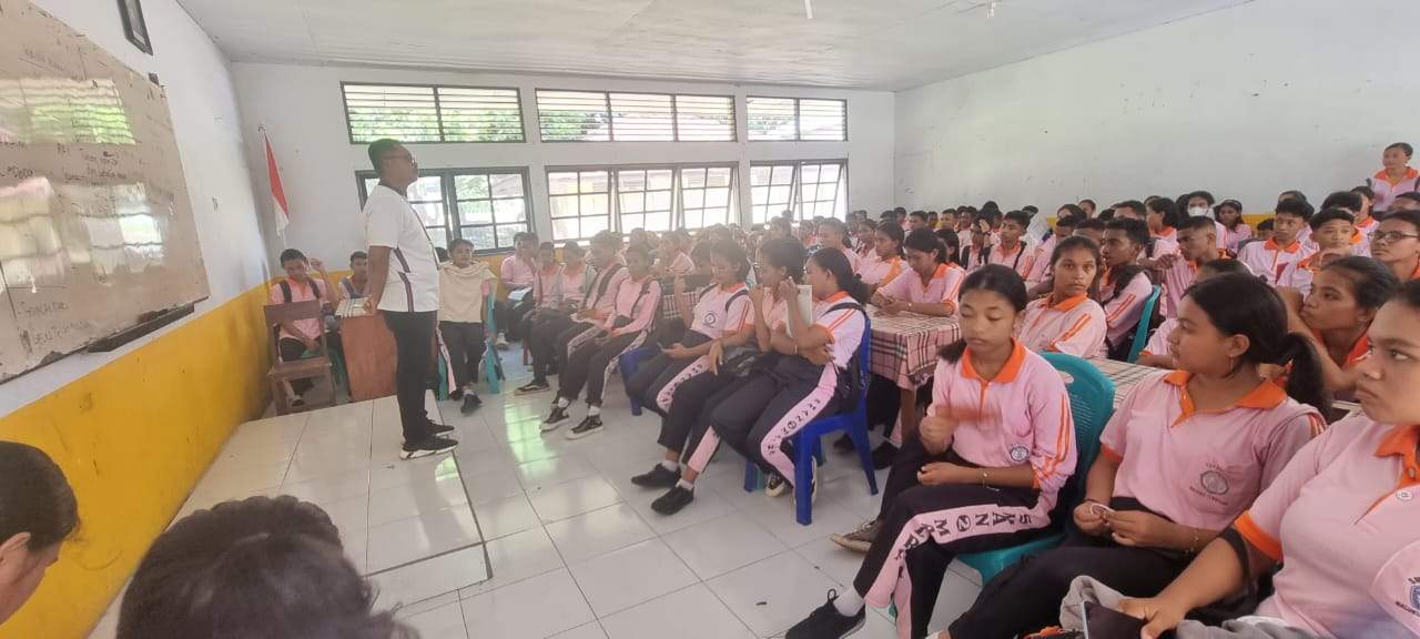 Sampaikan Materi Kepada Siswa SMA, Penyuluh Agama Katolik Sampaikan Pentingnya Menjadi Agen Perubahan  