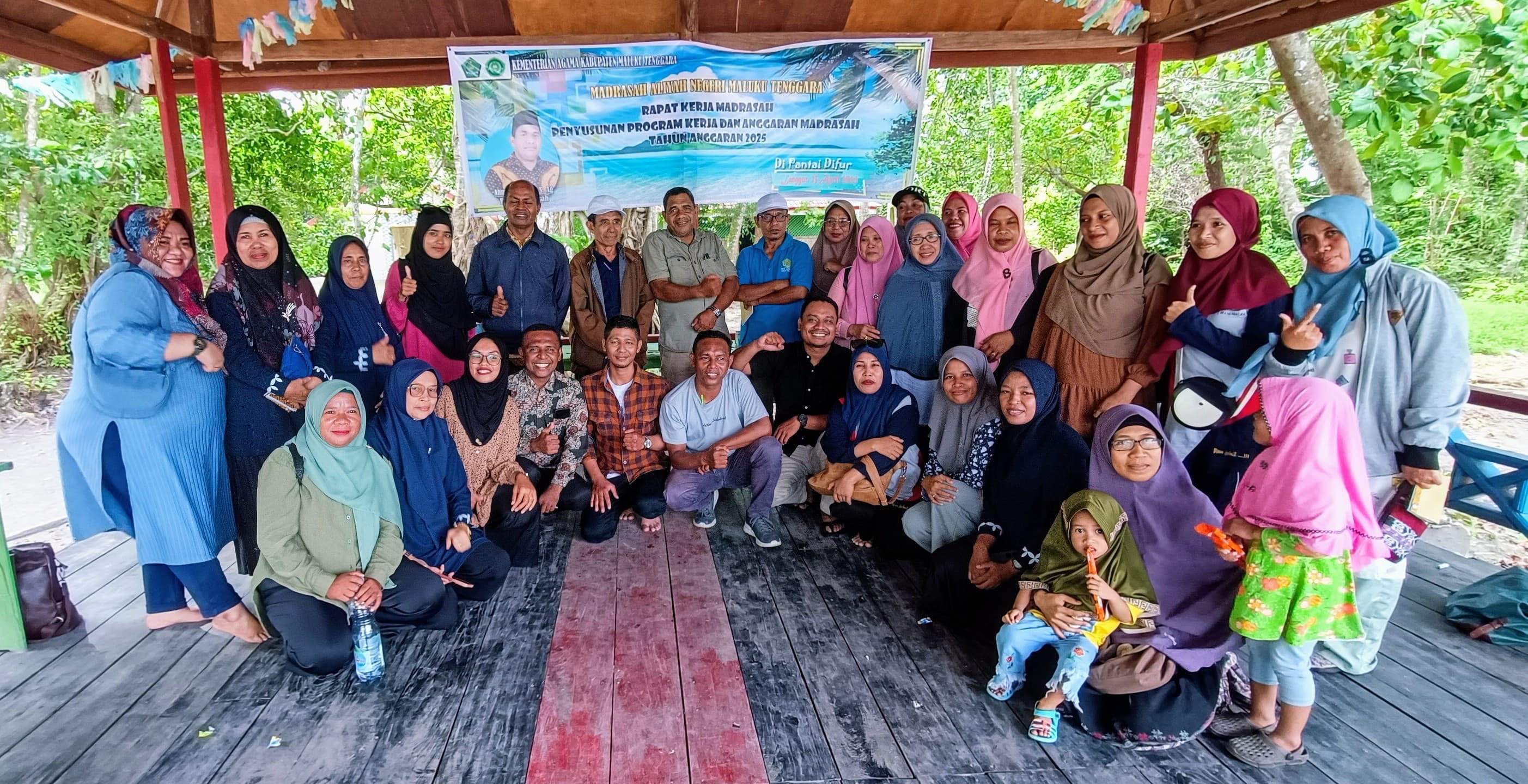 MAN Maluku Tenggara Gelar Rapat Kerja di Pantai Difur, Bahas Program Kerja dan Peningkatan Capaian Kinerja 