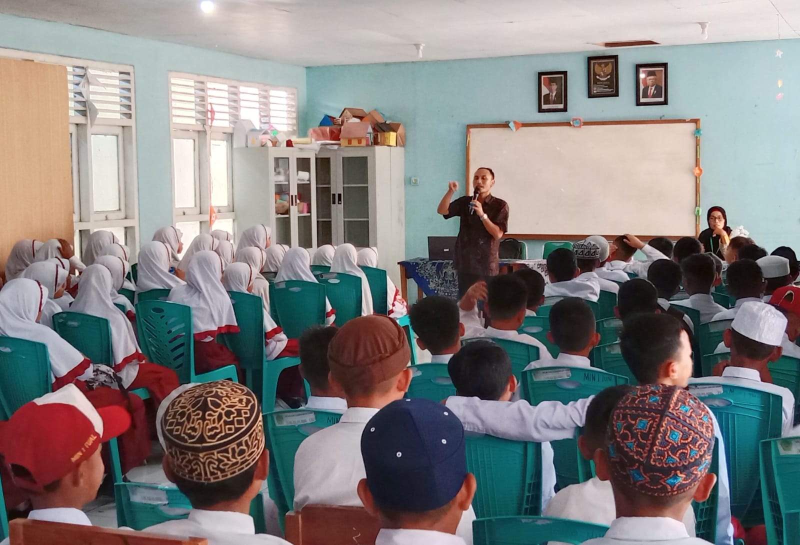 Panitia PPDB MTsN 1 Malra Manfatkan Berakhirnya Asesmen tingkat MI Untuk Sosialisasi