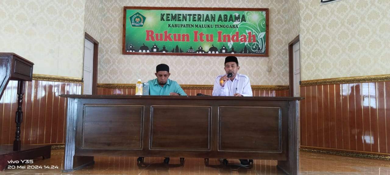 Bimas Islam Kemenag Malra Gelar Kajian Kitab Kifayatul Akhyar tentang Pernikahan 