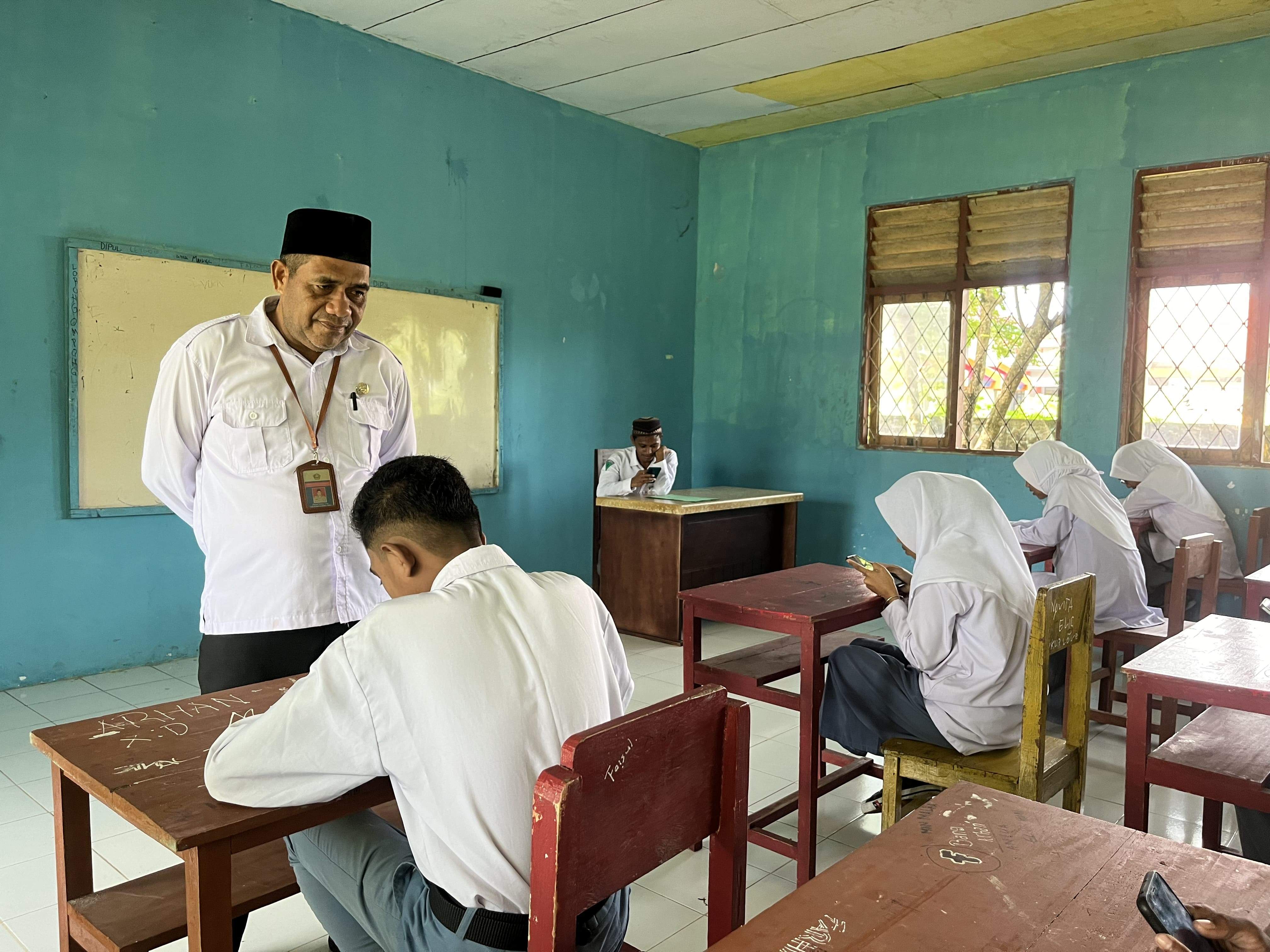 Laksanakan PAT dan SAS  Genap Tahun 2024, Kepala MAN Maluku Tenggara: Utamakan Kejujuran!