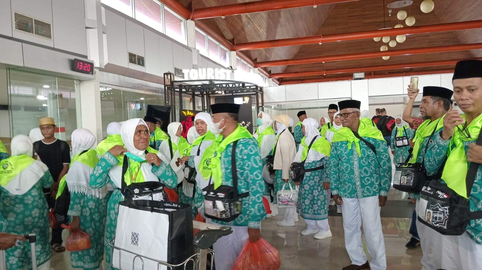 82 Jemaah Haji Kabupaten Maluku Tenggara Tiba Di Kota Ambon