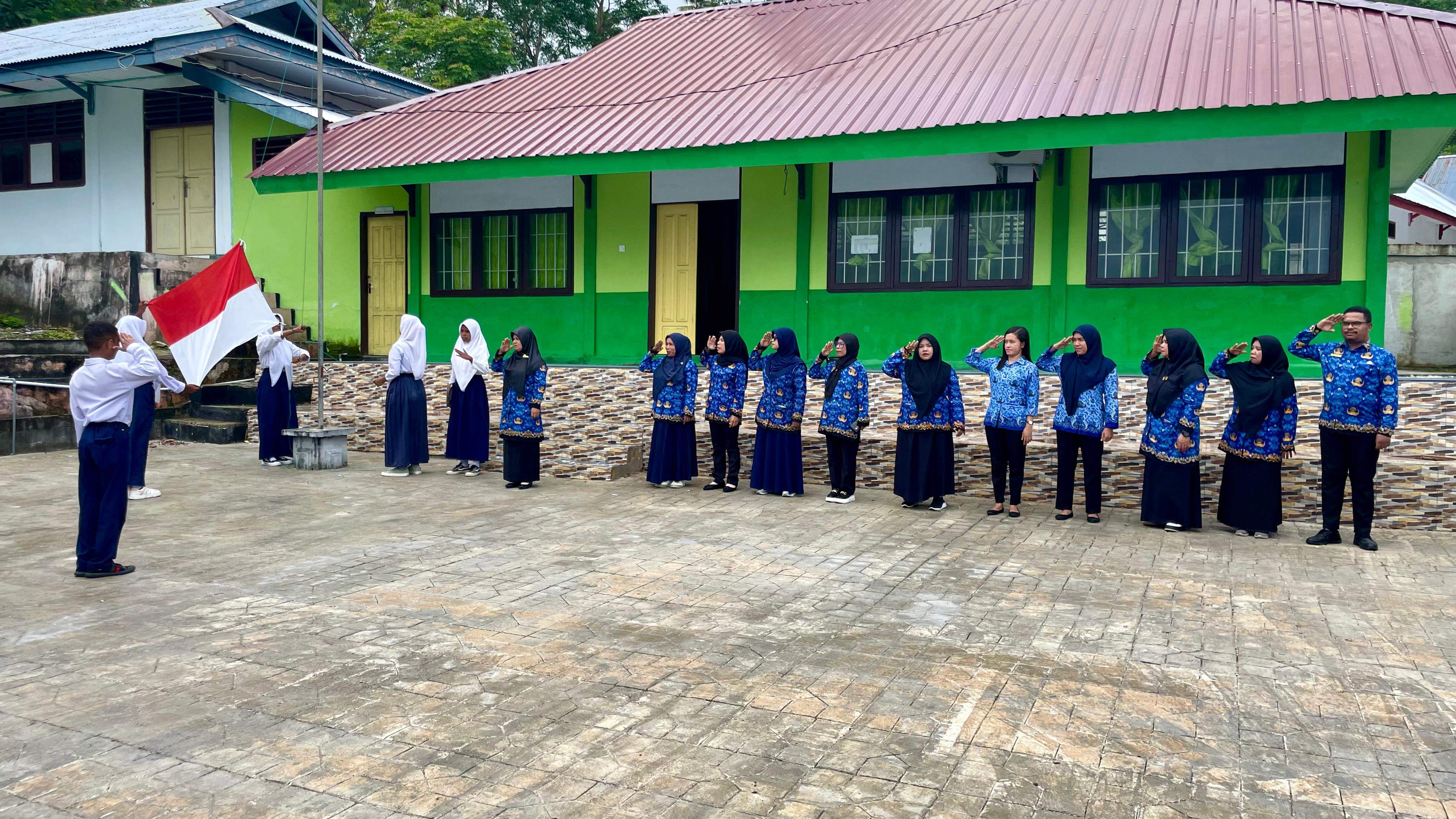 Wujud Nasionalisme, MTsN 3 Maluku Tenggara Gelar Upacara Peringatan Hari Lahir Pancasila