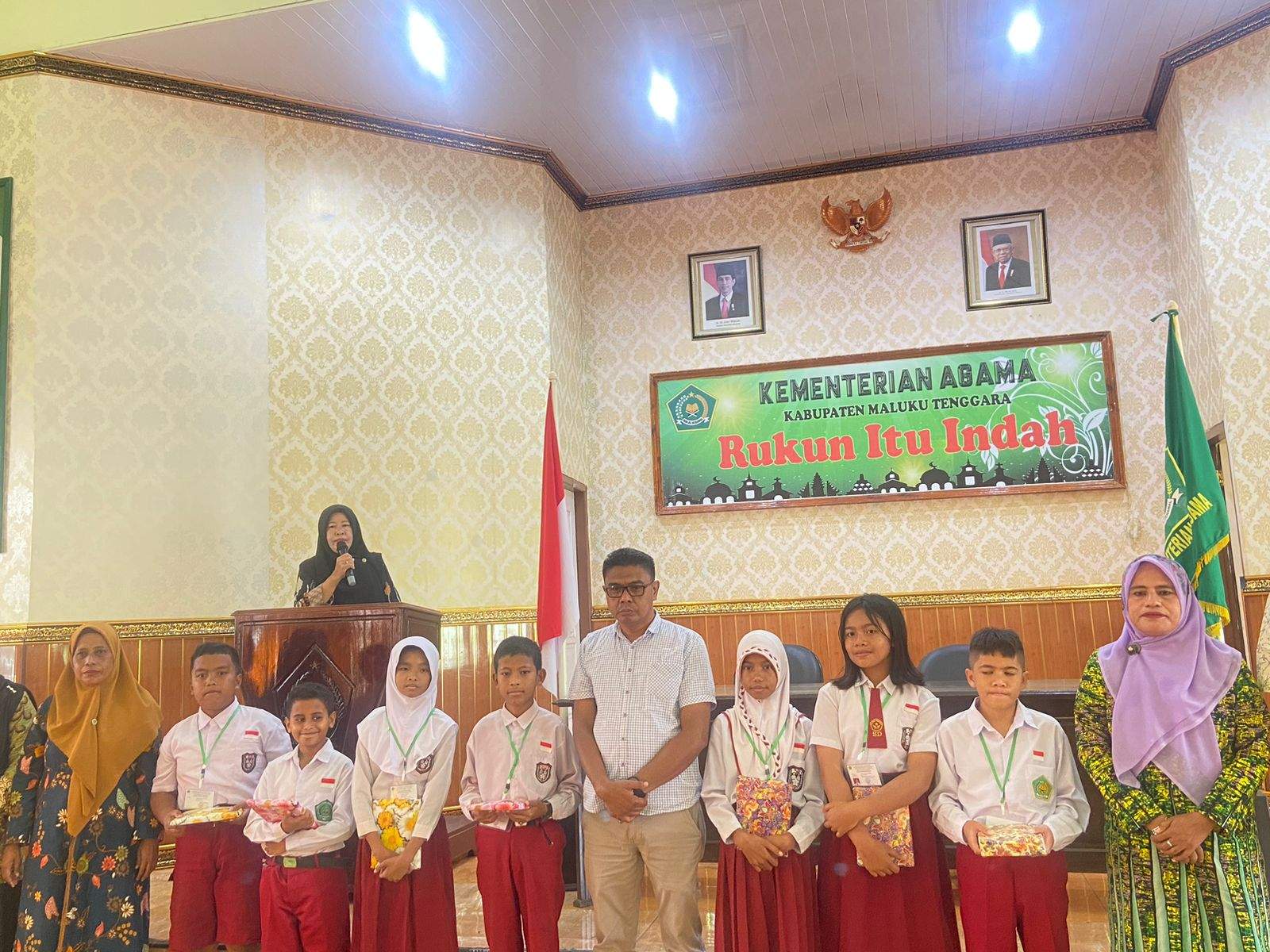 Penutupan Masa Ta'aruf Siswa Madrasah (MATSAMA) MTs N 1 Maluku Tenggara