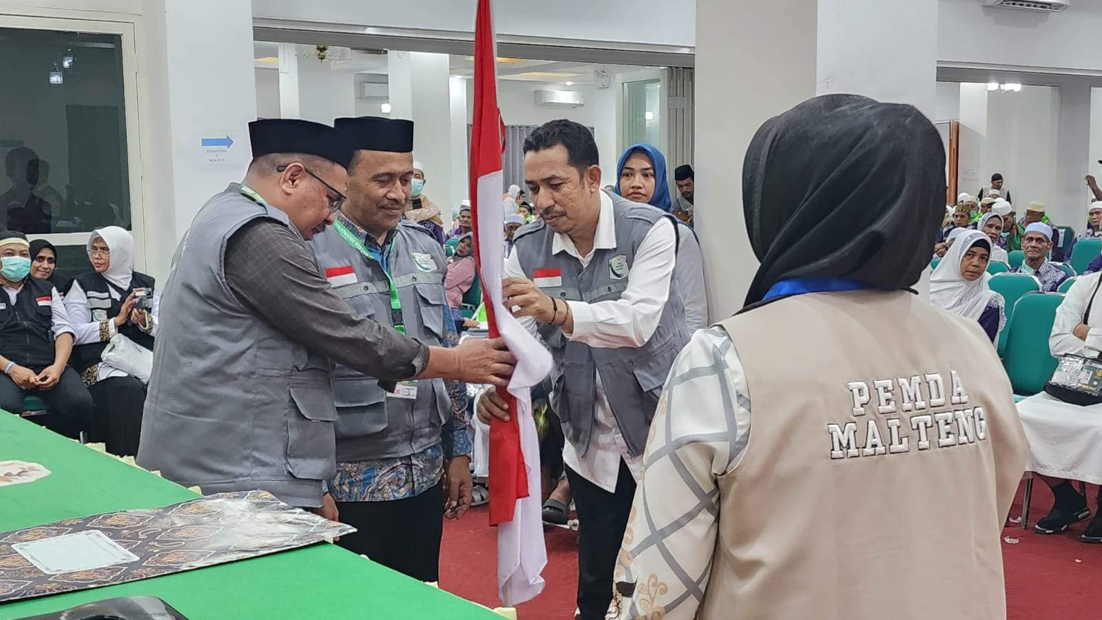 81 Jemaah Haji Kabupaten Maluku Tenggara Tiba Di EHA