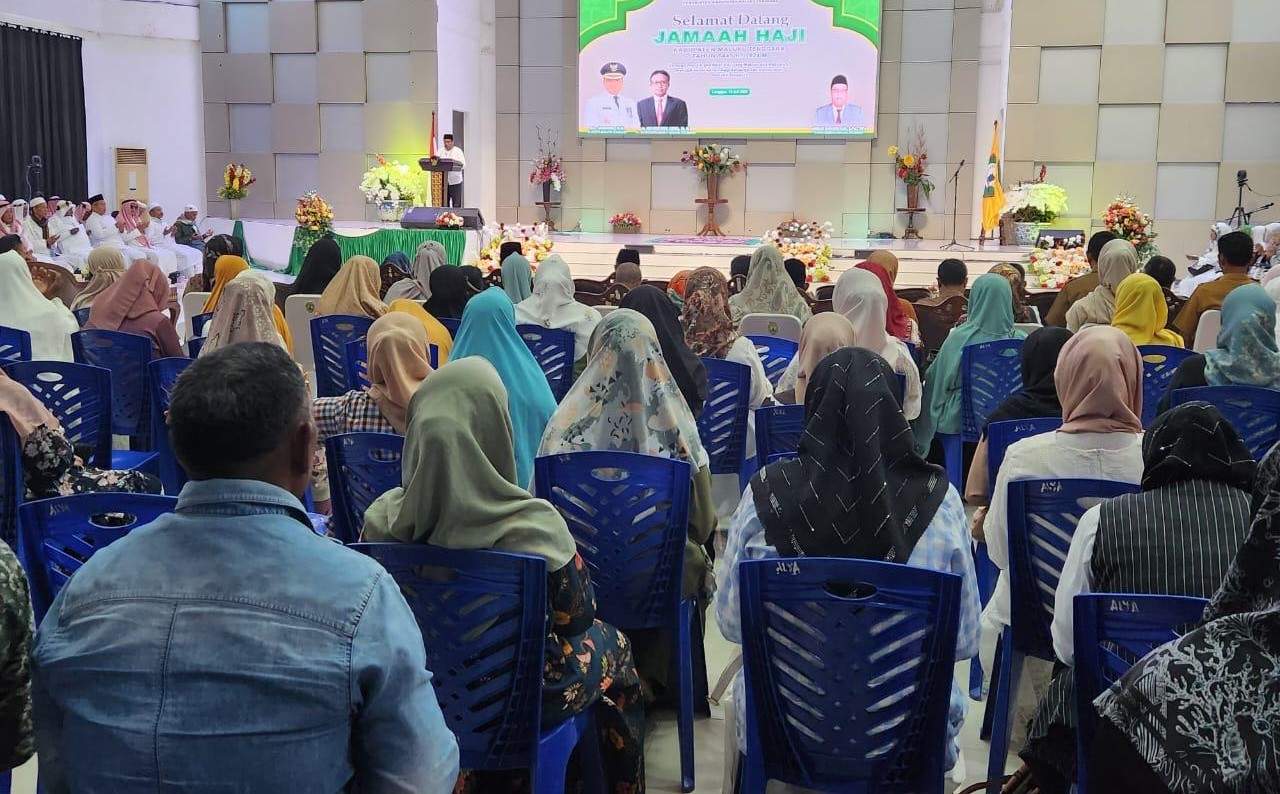 Acara Penyambutan Jamaah Haji Di Aula Kantor Bupati Malra, Kakan Kemenag Hadir dan Bacakan Doa.