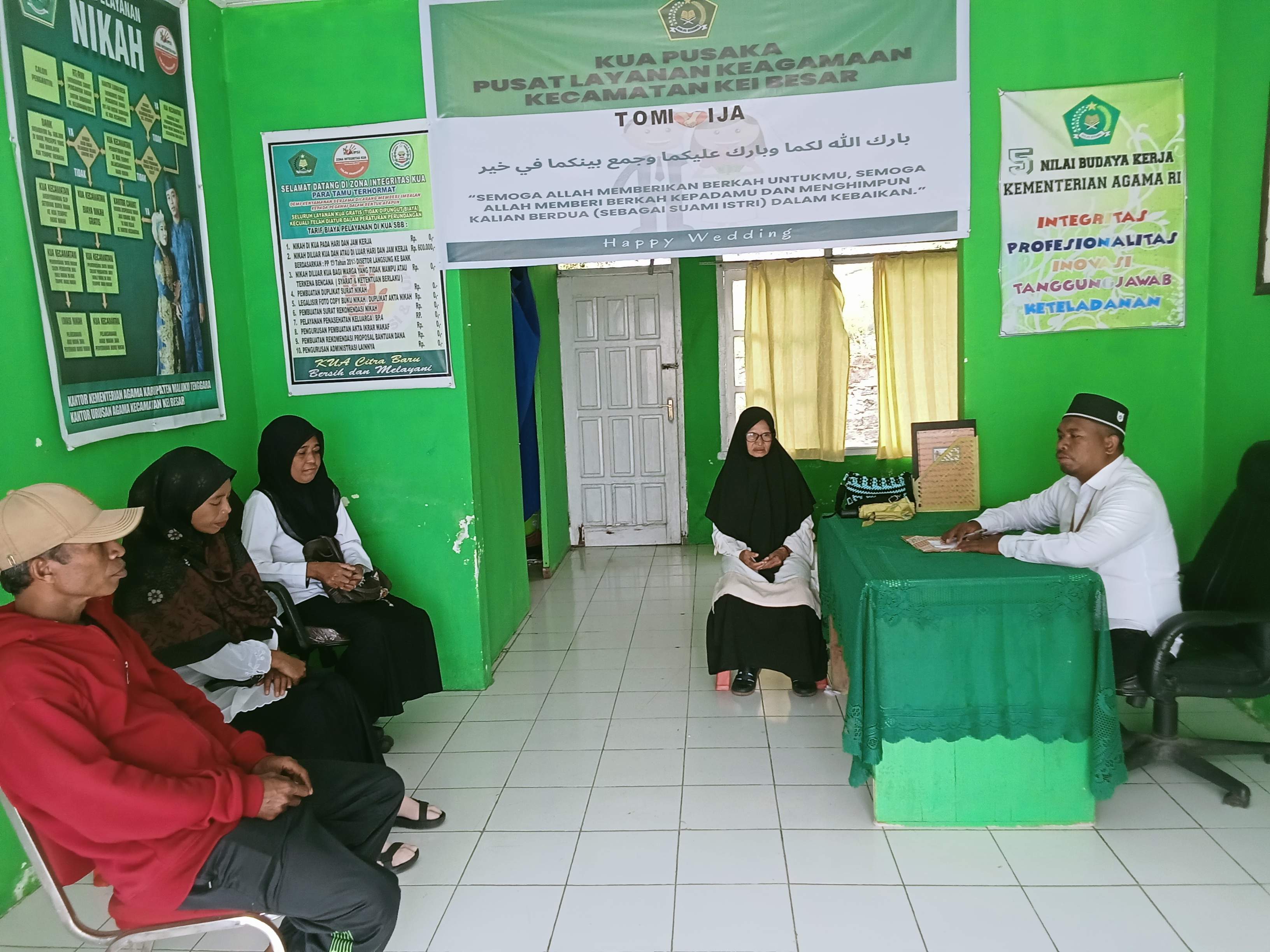 Rapat Perdana Plh. Kepala KUA Kecamatan Kei Besar Bersama Staf Dan Penyuluh  