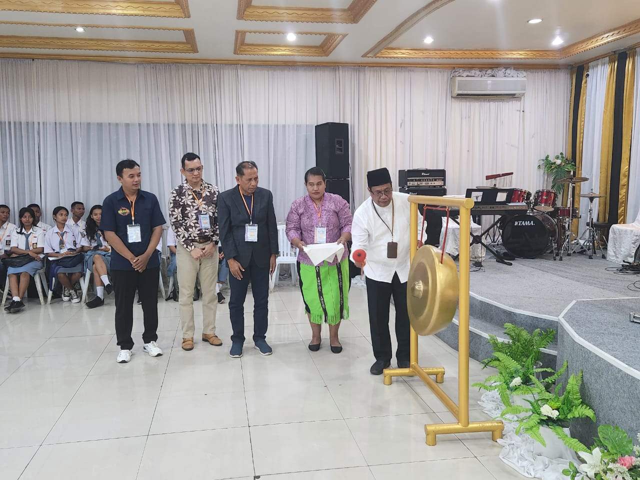 Kakan Kemenag Malra Buka Seminar Sehari Integrity dan Spiritual Character Education