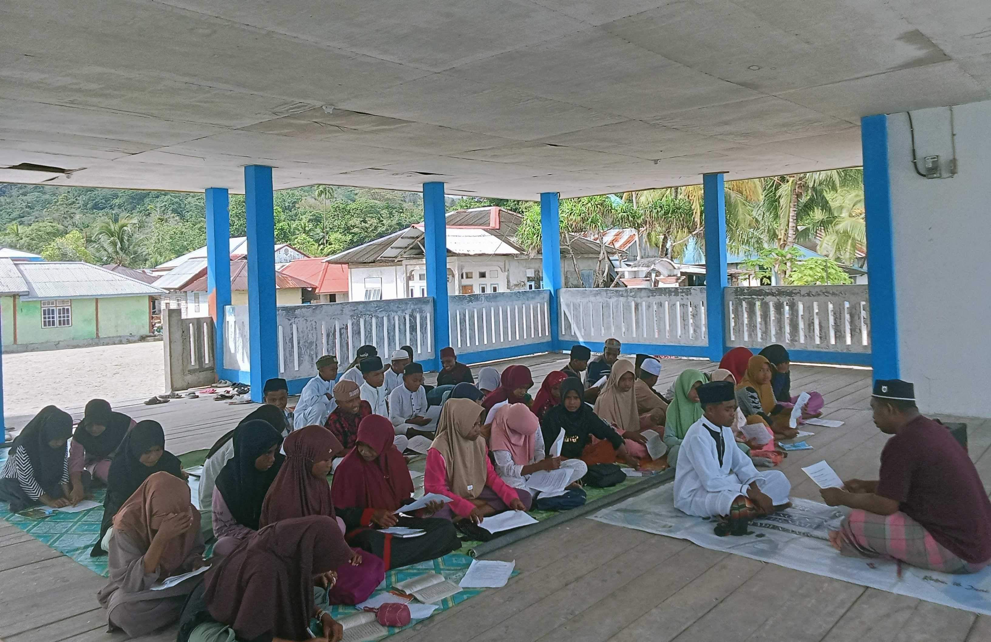 Pembinaan Study Club Al-Islamiyah dengan materi perkara sholat 