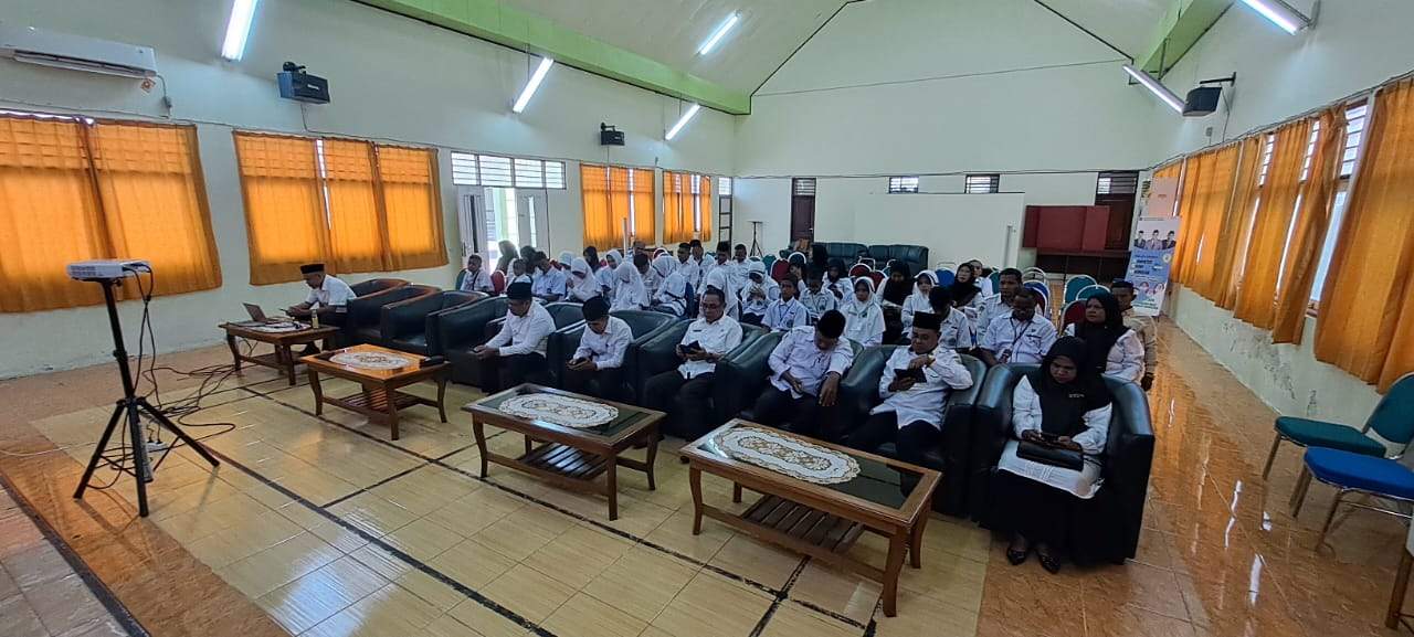 Kakan Kemenag Malra Ahmad Raharusun Ikuti Pembukaan Kompetisi Sains Madrasah 2024 Secara Daring