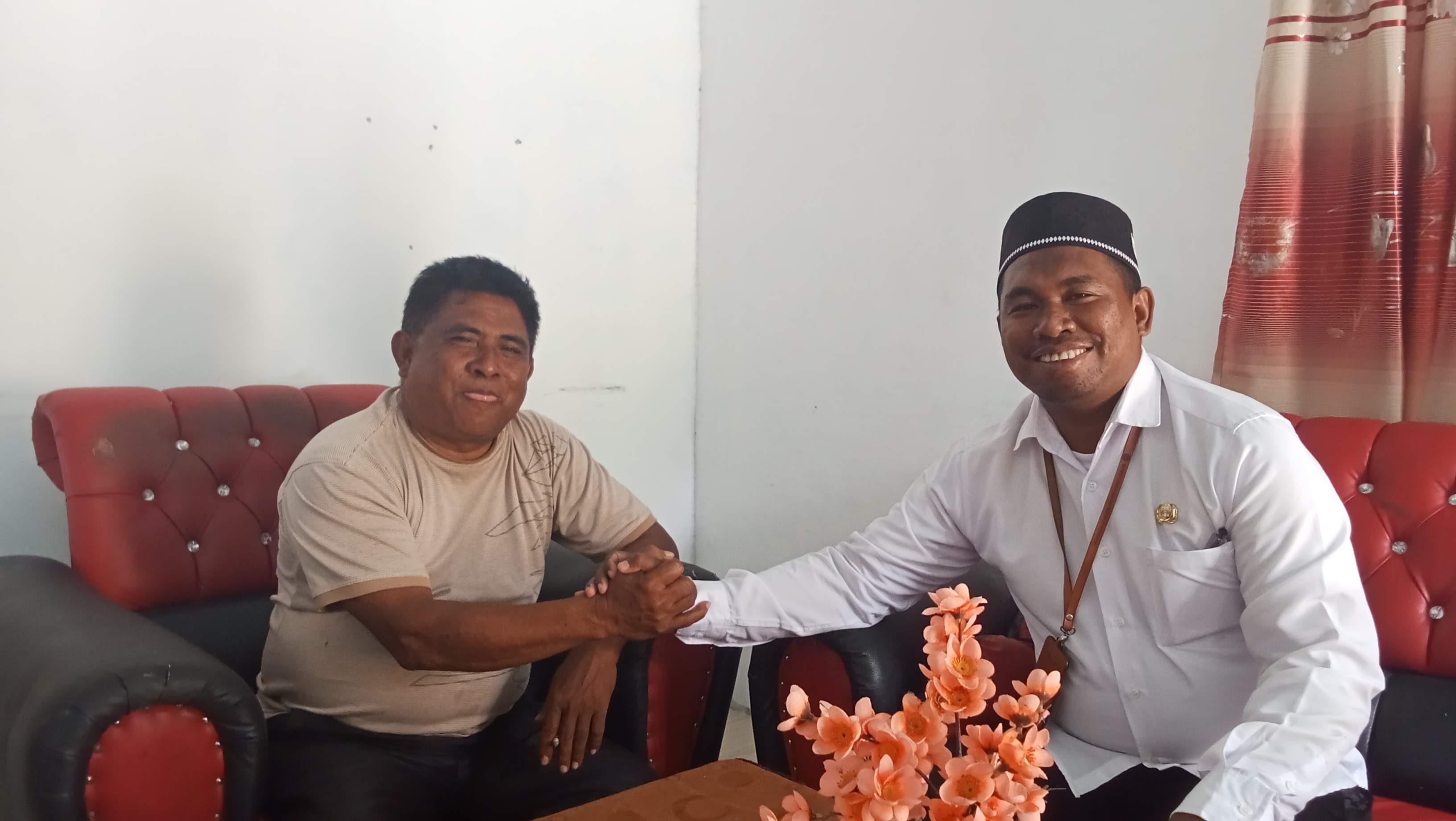 PLH Kepala KUA Kec. Kei Besar Bersama Para Penyuluh Melakukan Konsultasi Kegiatan Pembinaan Majelis Taklim Di Area Balsomnaik