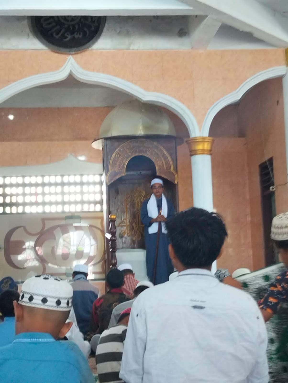 Penyuluh Agama Islam Kua Kei Kecil Timur Selatan Arobi Ngabalin Khotbah Jum'at Dengan Nilai Kepahlawanan Untuk Mengisi Kemerdekaan