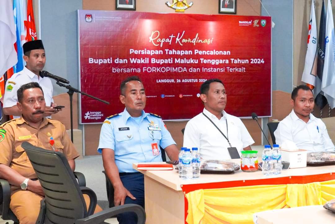 Rapat Kerja Persiapan Pencalonan Bupati dan Wakil Bupati Maluku Tenggara Tahun 2024, Kepala Seksi Bimas Islam Bukhori Zainun Hadir dan Membacakan Doa 