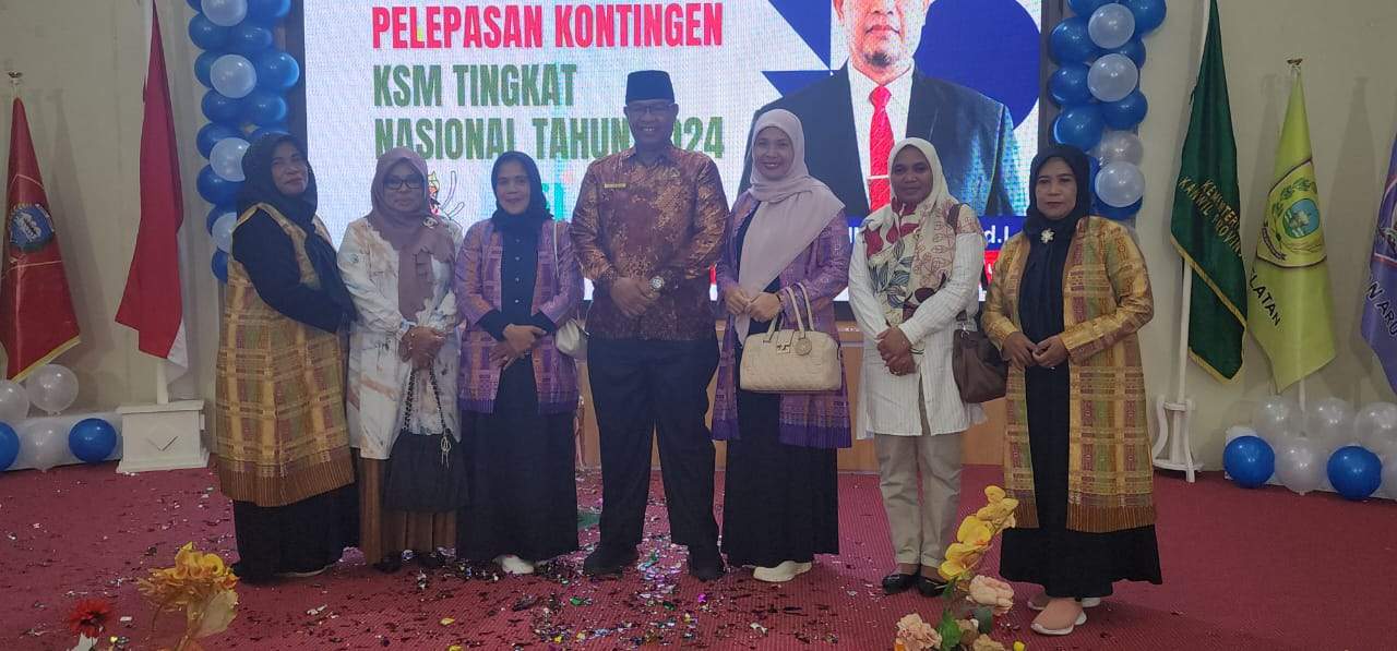 Ketua Dharma Wanita Persatuan Dampingi Kakan Kemenag Malra di Acara Penutupan KSM Tingkat Provinsi Maluku