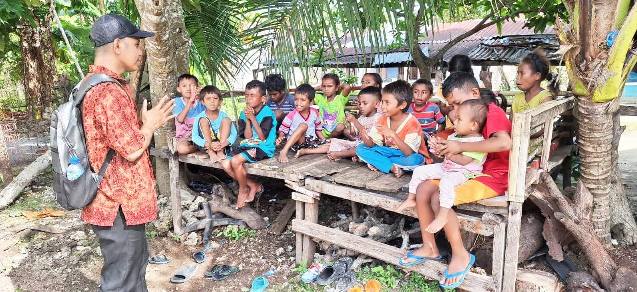 Penyuluh Agama Kristen Kemenag Maluku Tenggara Laksanakan Bimbingan Rohani kepada Anak-Anak di Perumnas