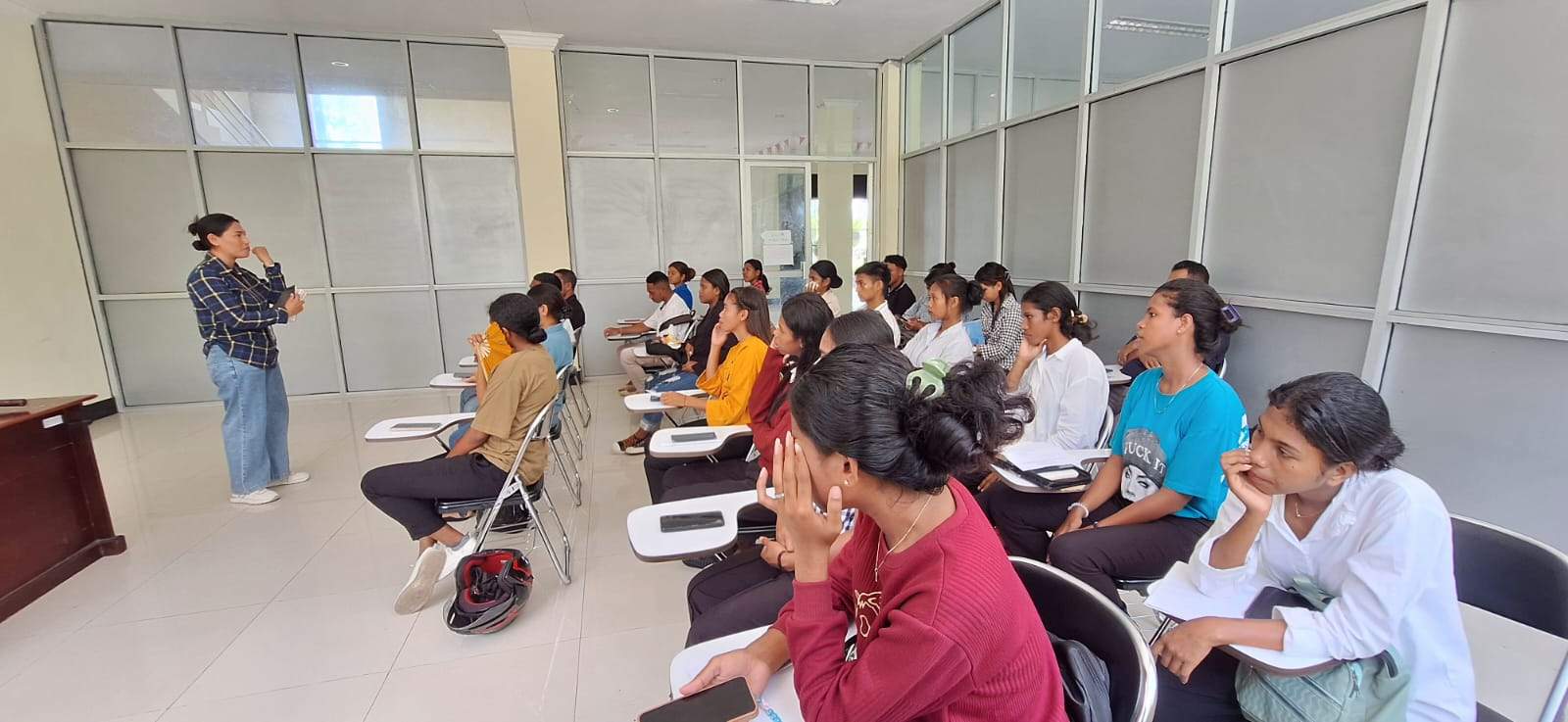 Gelar Pembinaan Rohani di Politeknik Perikanan Negeri Tual, Penyuluh Agama Kristen Mengangkat Tema “Iman dan Ketaatan”