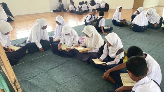 Pembinaan Baca Tulis Al-Qur’an, Kepala MTs Negeri 2 Malra: Jangan Bosan Belajar Al-Qur’an