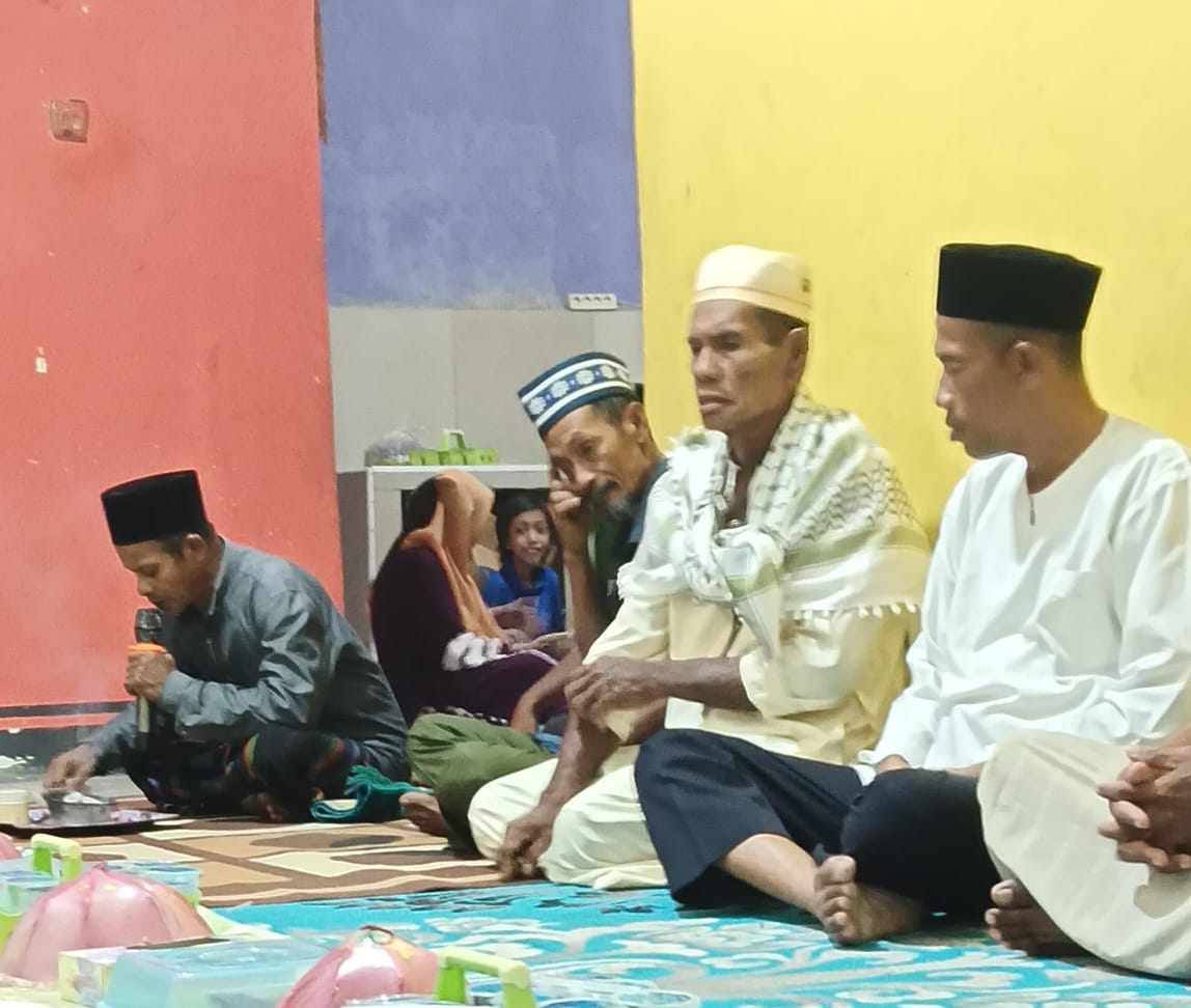 Penyuluh Agama Islam  Pimpin Acara Tahalilan untuk Almarhum Imam Masjid Al Mathar