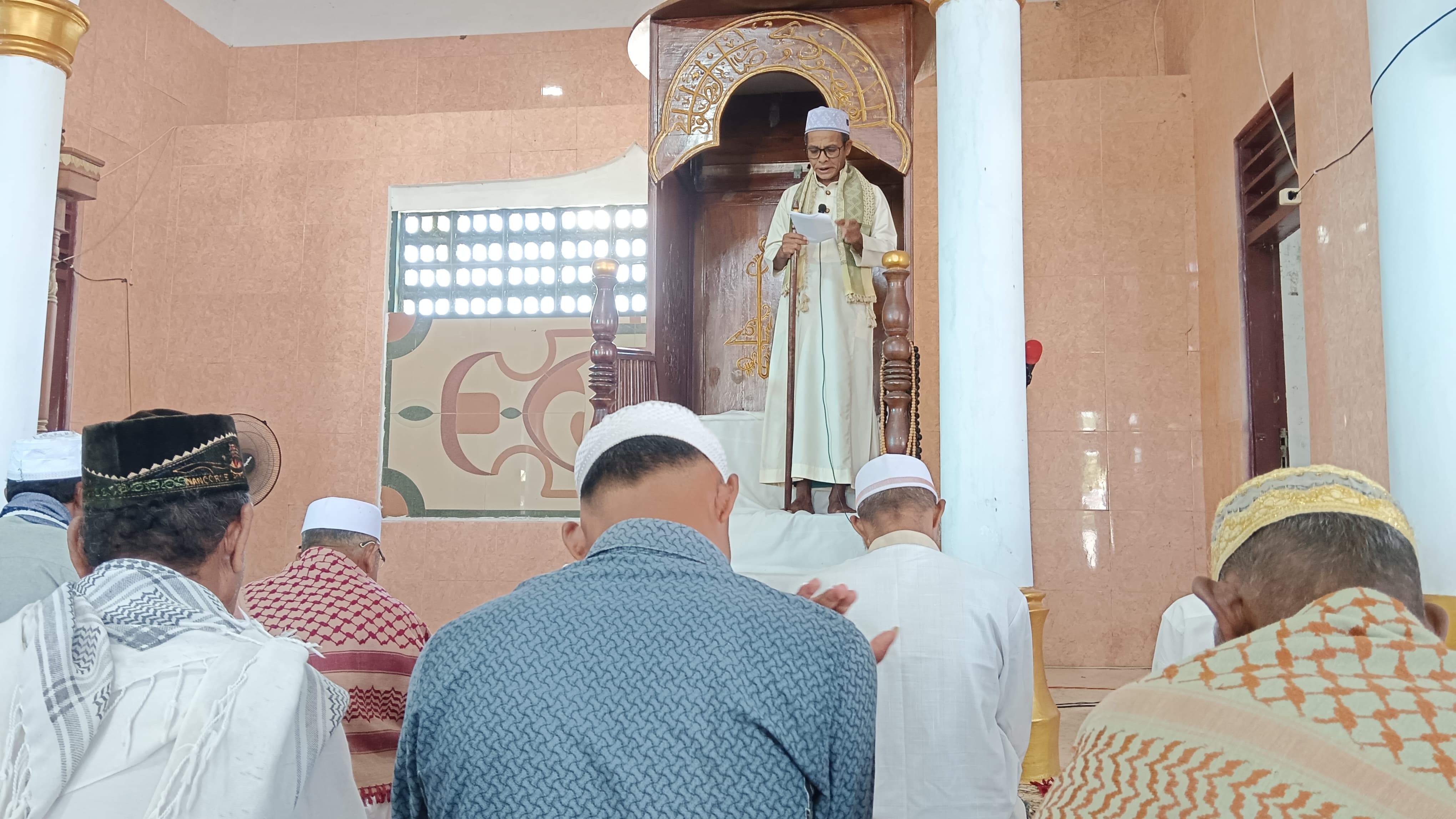 PAI Non ASN Arobi Ngabalin, Khutbah Jumat di Masjid Al Mathar Ohoi Danar Ternate: Moderasi Beragama di Bulan Politik.