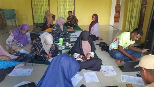 Seleksi PPPK Kementerian Agama, Guru MTs Negeri 2 Maluku Tenggara Lakukan Pengecekan Data Di Kepegawaian Kantor Kemenag Maluku Tenggara